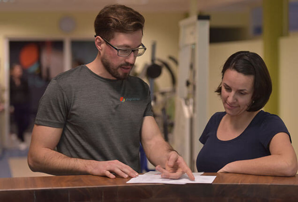 Mitarbeiter planen den Tagesablauf bei physiotrail in Ravensburg